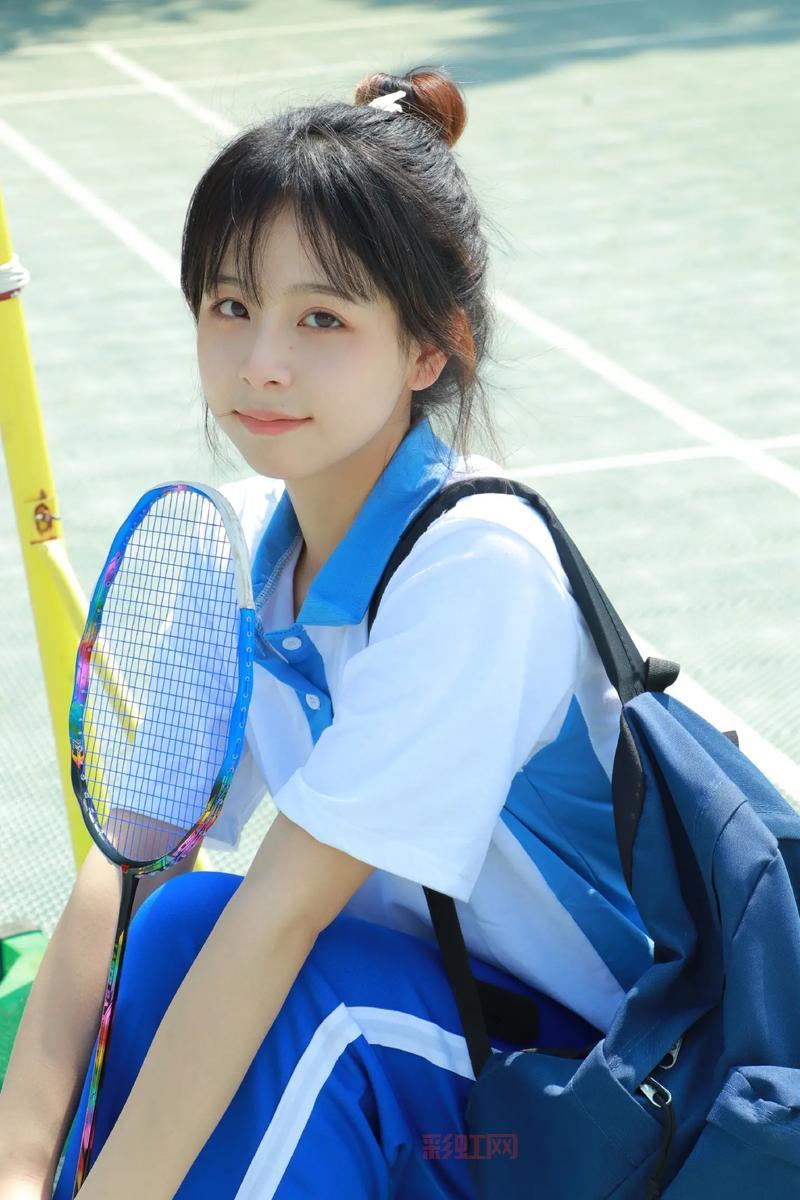 亚洲校园自拍：另类风格的校园女孩写真