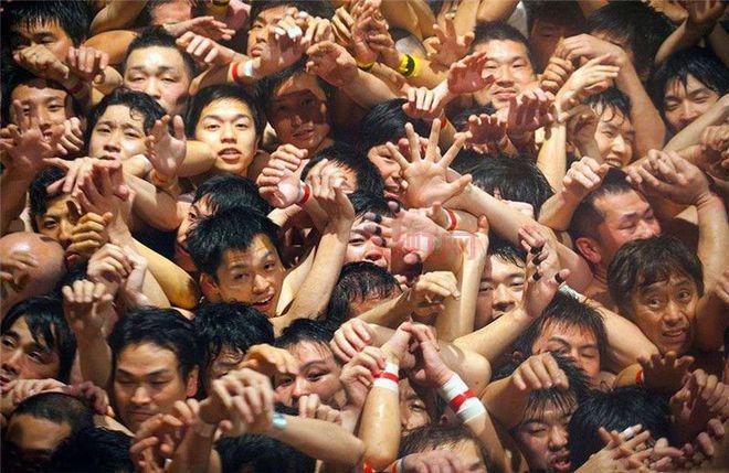日本变态文化揭秘：亚洲专区的奇异风俗与极端行为