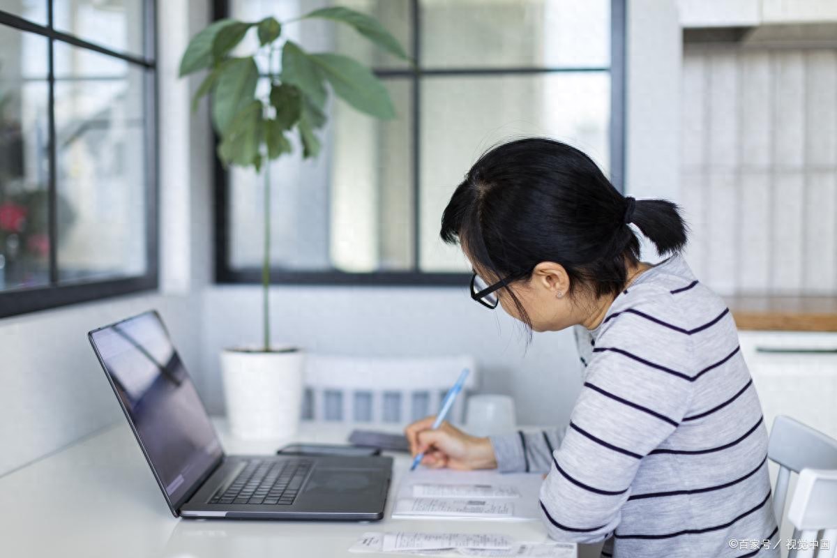 pdf怎么转换成word？这三个方法帮你搞定