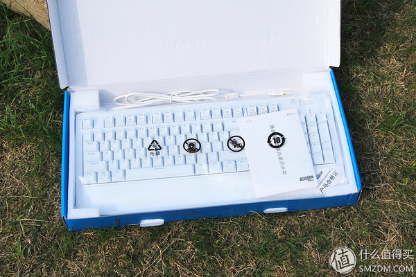 复古设计大手托——RK Pro104 RGB机械键盘评测