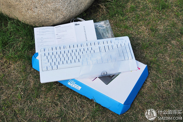 复古设计大手托——RK Pro104 RGB机械键盘评测