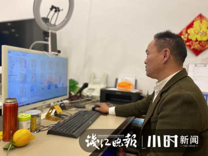 “服装厂拆迁，我想留在杭州”，小学文化的打版师转型直播培训，月入十万