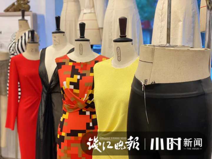 “服装厂拆迁，我想留在杭州”，小学文化的打版师转型直播培训，月入十万