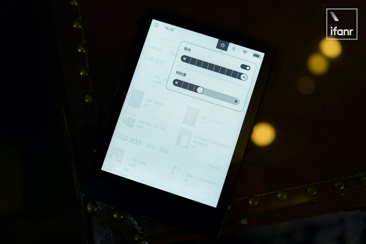 微信读书墨水屏阅读器体验：免费读书能挑战 Kindle 吗？