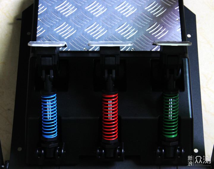 今晚7点带上莱仕达V10方向盘我在秋名山等你!