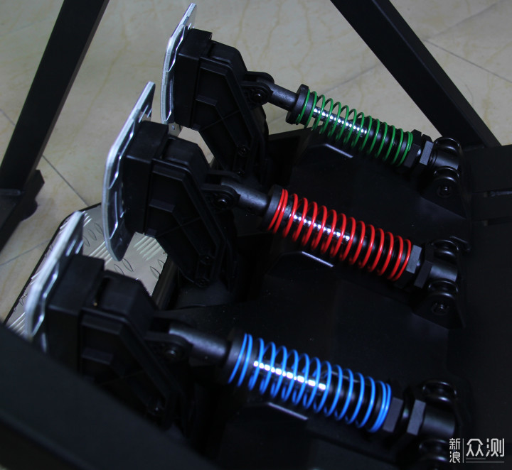 今晚7点带上莱仕达V10方向盘我在秋名山等你!