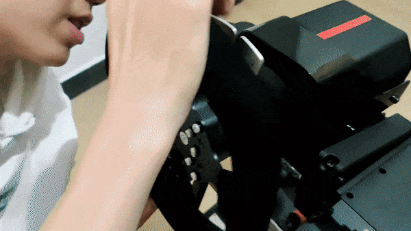 今晚7点带上莱仕达V10方向盘我在秋名山等你!