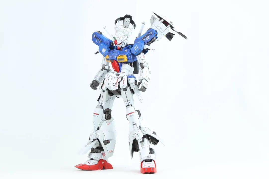 绝了！老物MG GP01Fb也能改出这样的造型和细节……