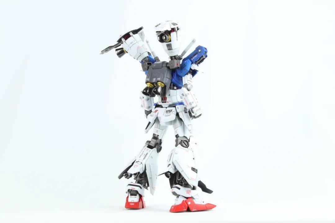 绝了！老物MG GP01Fb也能改出这样的造型和细节……