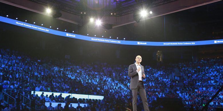 微软放企业大招：联手IBM、推Win 10订阅版