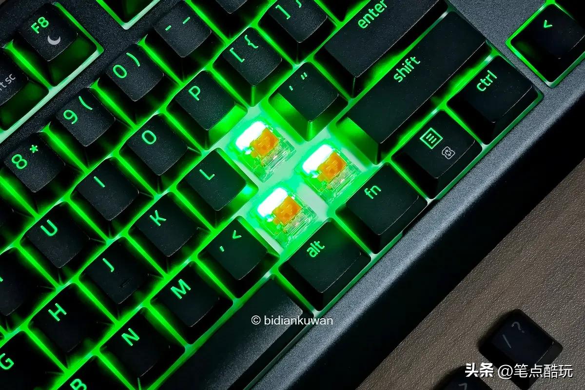 TOP结构+客制化+三模无线：雷蛇黑寡妇蜘蛛V4竞技极速版上手体验