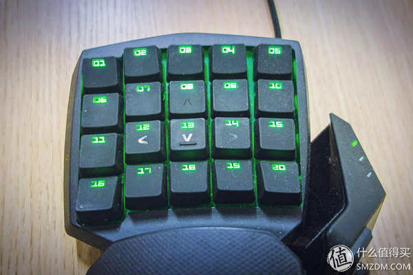 外设动物园 篇二：片手刃vs双手剑——RaZER 雷蛇 金丝魔蛛与黑寡妇 键盘