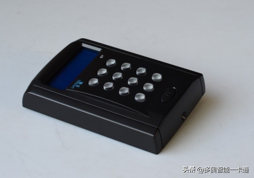 IC卡电梯工作原理是什么？如何选择合适的门禁读卡器怎么防复制？
