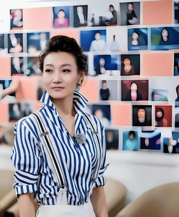 隐婚育子?移民海外?央视主持李梓萌近况曝光,传闻终于真相大白