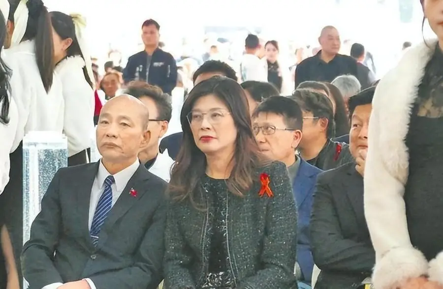 台湾变天信号出现！特朗普下紧急总统令，要举全国之力将大陆一军