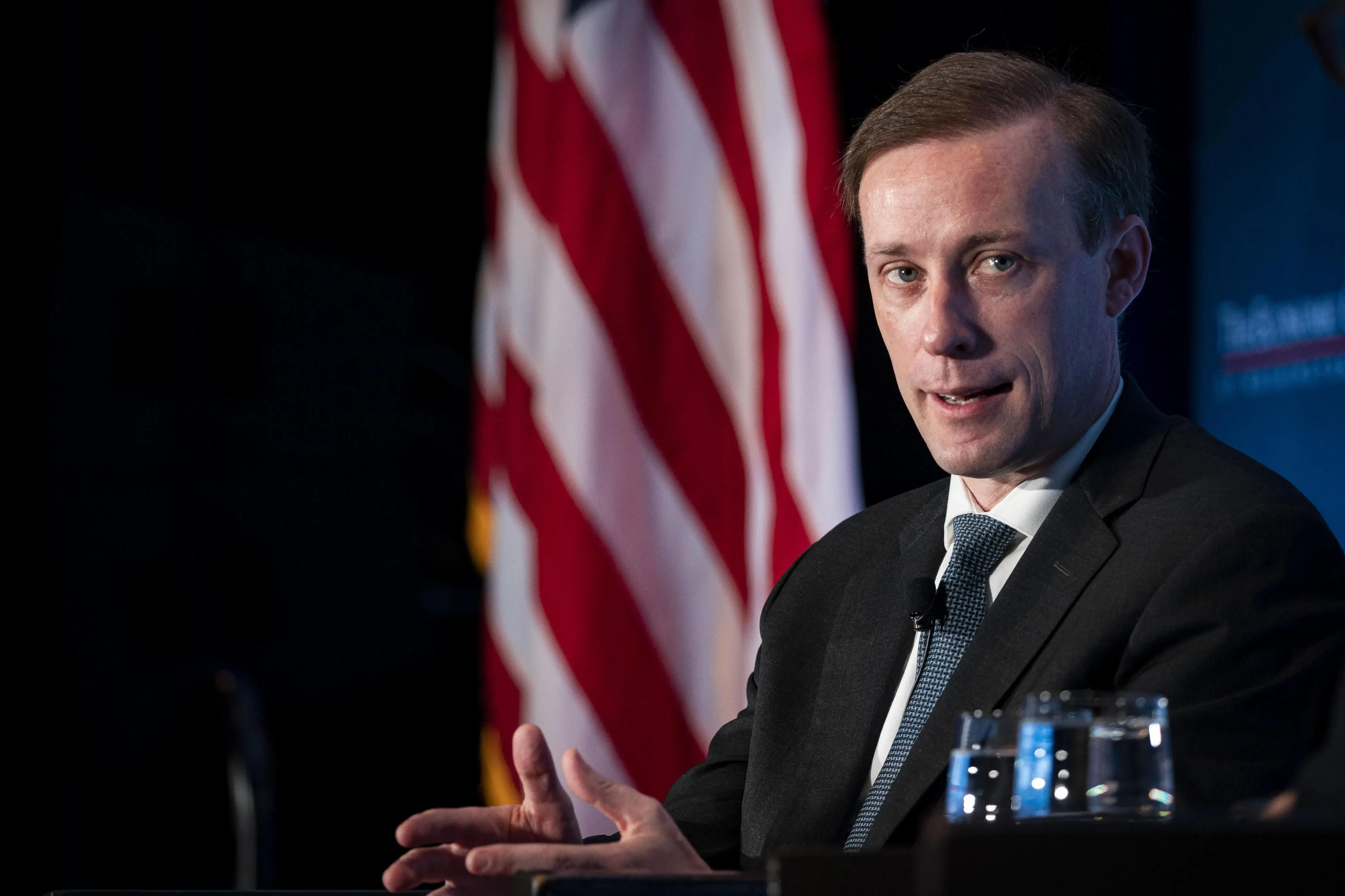 台湾变天信号出现！特朗普下紧急总统令，要举全国之力将大陆一军