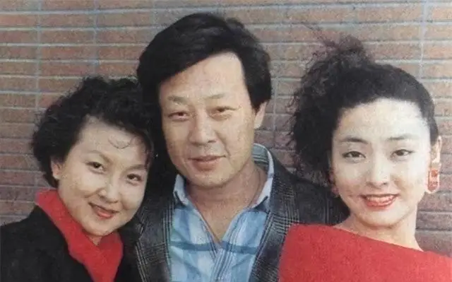 68岁寇世勋近况,晚年常在原配一家身边,二房3名子女在国外留学