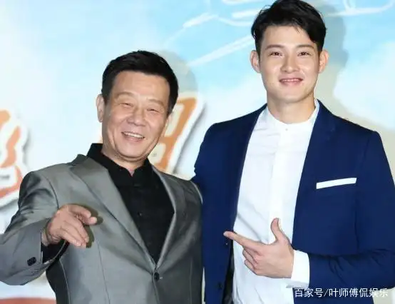 寇世勋带儿子出席活动,高颜值被指像妈,受父母影响生娃却不结婚