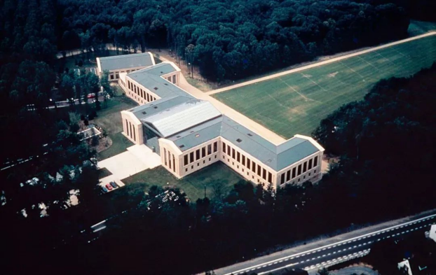 凤凰网：（董秀成）金融“核武器”SWIFT到底是什么？如果欧美用它制裁俄罗斯会有哪些后果？