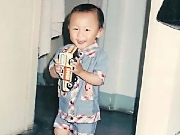 成名不膨胀，数十年如一日宠素人老婆，专一且痴情的魏晨太难得