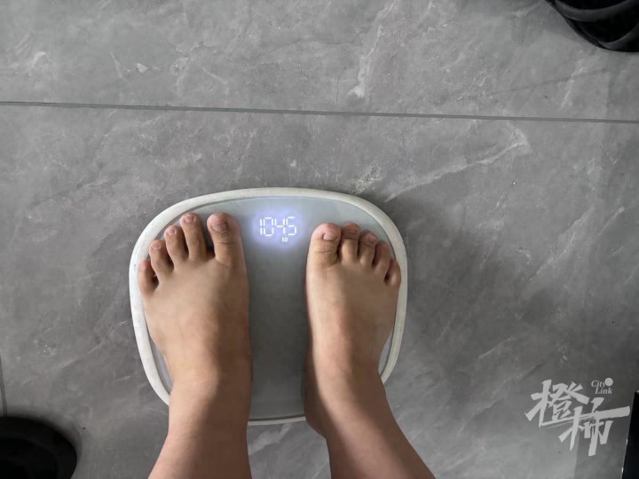 7个月大的女儿急需肝移植，234斤二胎妈妈决定做缩胃手术，“只想有一个健康的肝脏，割肝救女”