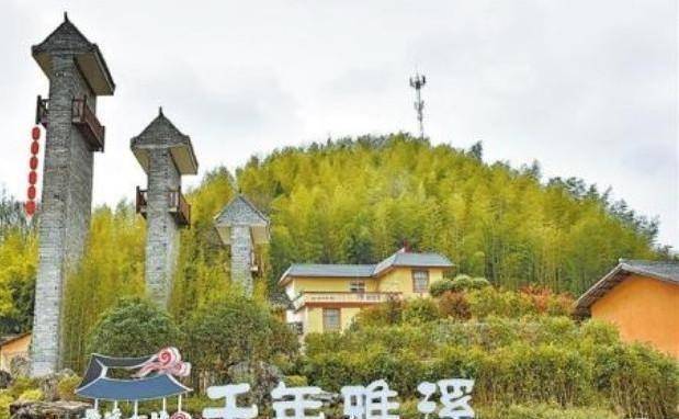 江西又一座古村，建于明朝，村民皆为陈姓，还有两座清朝客家围屋