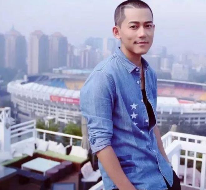 歌手苏醒:23岁爆红,28岁被封杀,如今年近40再翻红他做了什么