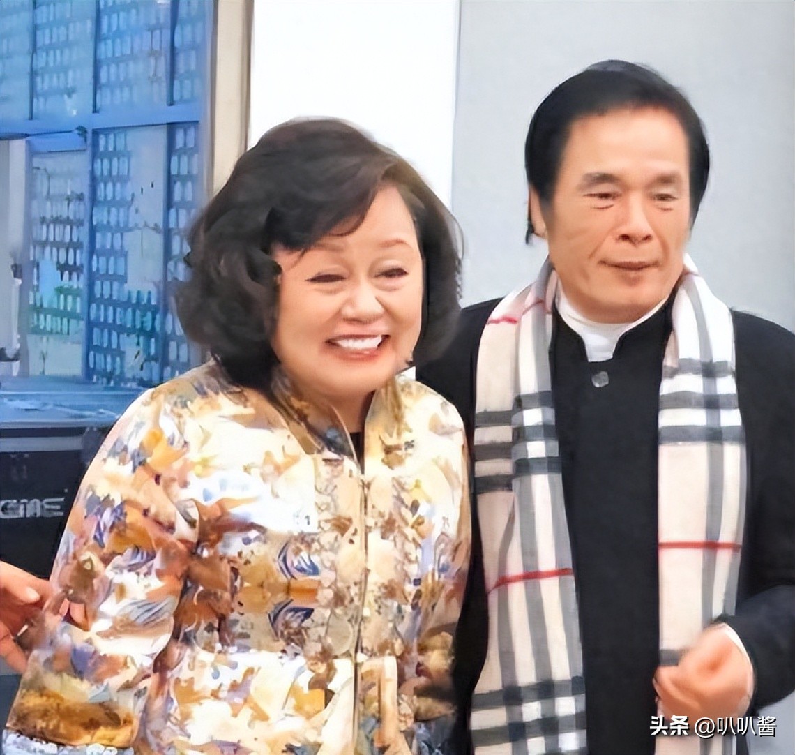他生活风流程度堪称现代“韦小宝”！71岁又娶了20岁小娇妻