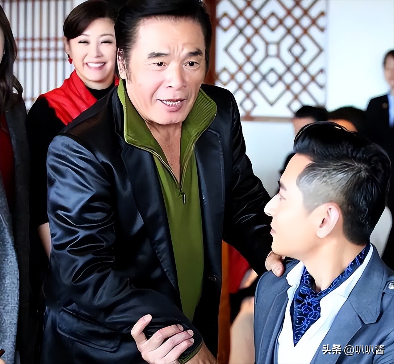 他生活风流程度堪称现代“韦小宝”！71岁又娶了20岁小娇妻