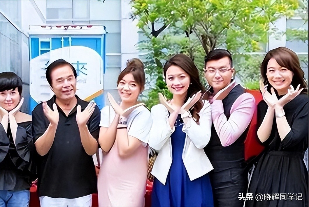 和6个老婆共处一室，每月每人发7万零花钱，71岁还娶美娇妻？