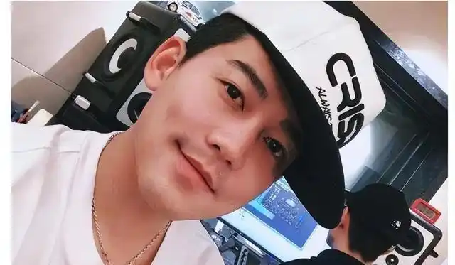苏醒暴揍李炜12年后,如今再看两人的境遇,究竟谁才是最大赢家?