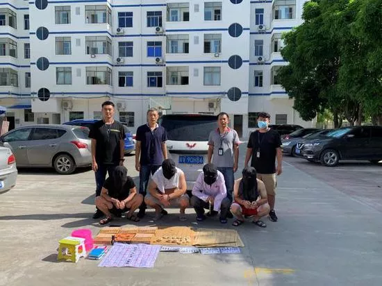 土味十足的中式地摊骗局,却偏偏上百万人受骗