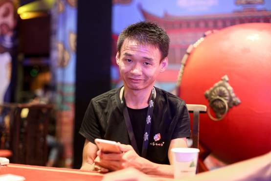 玩家故事：每月赢一亿欢乐豆 他靠斗地主养家