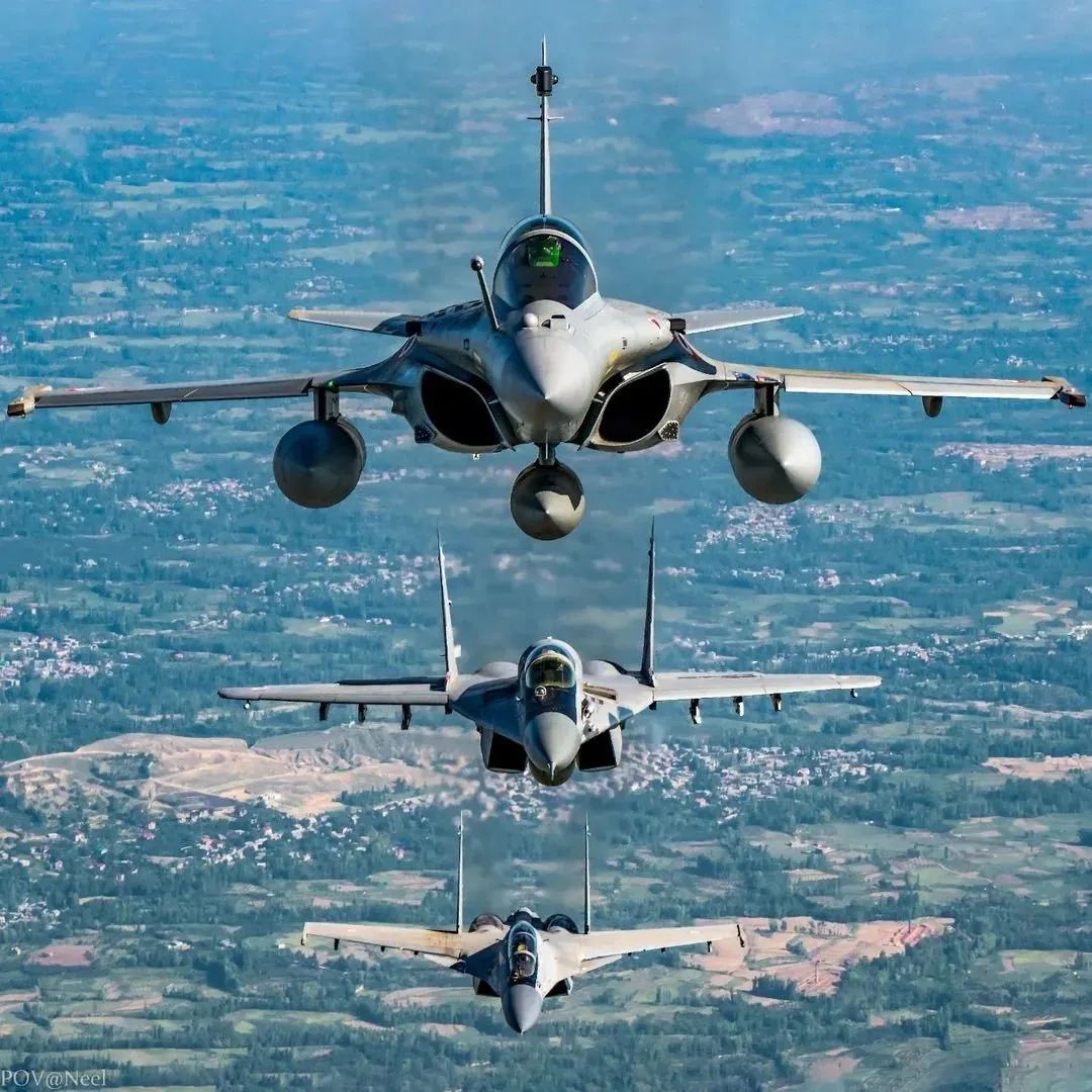 唐驳虎：全面解析歼10空战对手，“阵风”战机为何不堪一击？