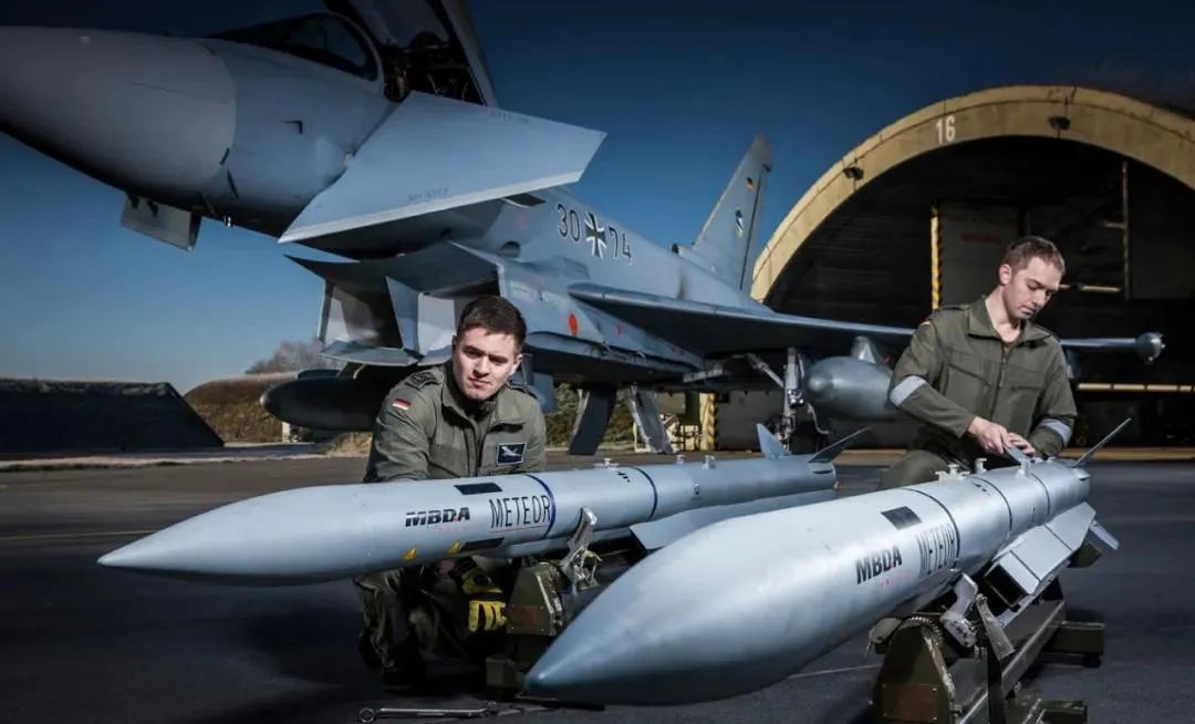 唐驳虎：全面解析歼10空战对手，“阵风”战机为何不堪一击？