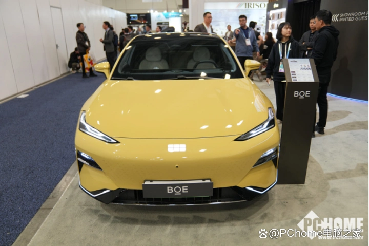 CES2024:京东方全球首发45英寸9K氧化物Mini LED车载贯穿屏