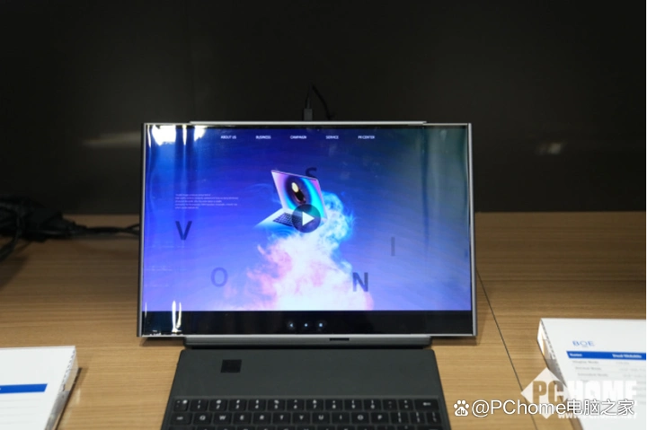 CES2024:京东方全球首发45英寸9K氧化物Mini LED车载贯穿屏