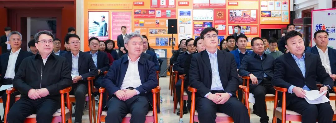 赓续血脉 共向未来丨新华社与中国传媒大学签署战略合作协议