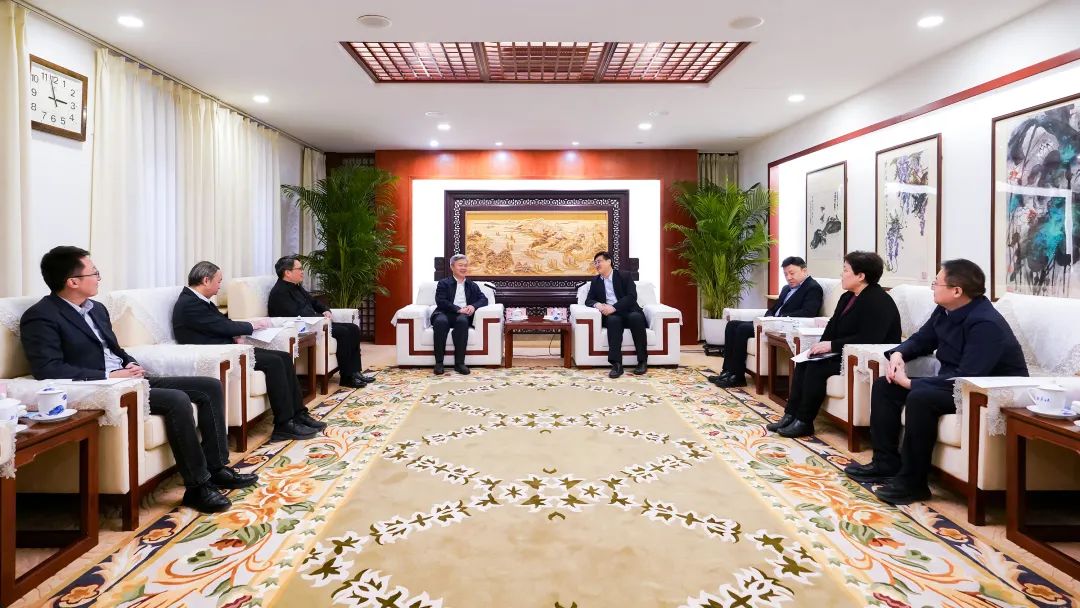 赓续血脉 共向未来丨新华社与中国传媒大学签署战略合作协议