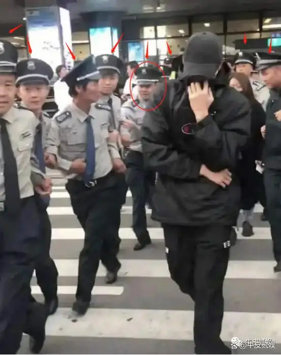 自以为很红,结果被现实啪啪打脸的明星,隔着屏幕都觉得好尴尬