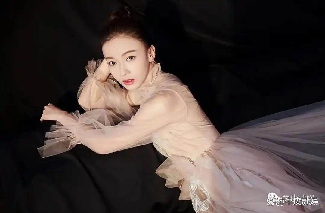 自以为很红,结果被现实啪啪打脸的明星,隔着屏幕都觉得好尴尬