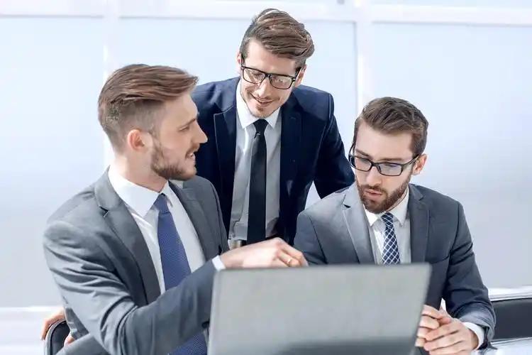 干了12年外贸，我发现大部分人的开发信，其实都在“自嗨”