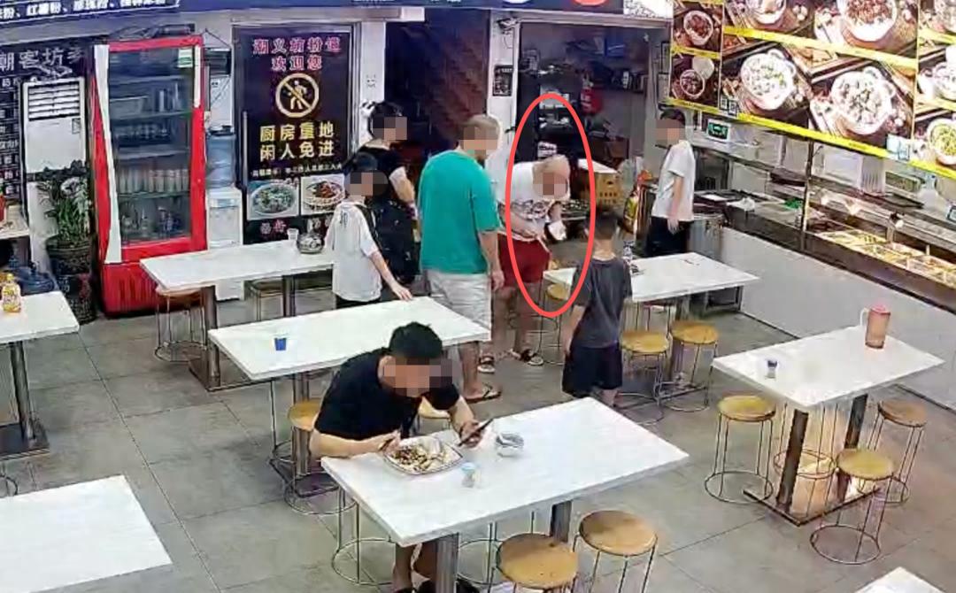 广州一男子长期带钢丝球吃饭“碰瓷”多家餐厅，每次骗取266元至1480元不等，警方：已刑拘