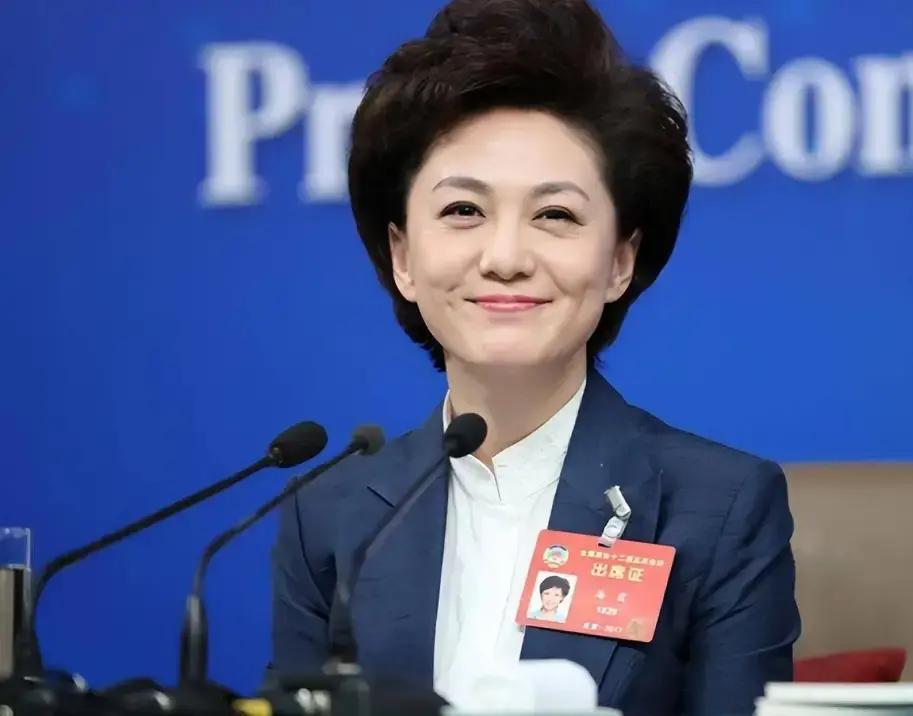央视网近期更新了“央视主持人大全”,新增3位00后主持人