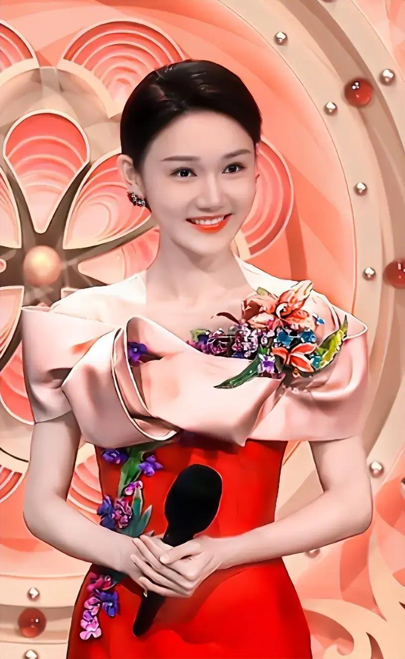 央视网近期更新了“央视主持人大全”,新增3位00后主持人