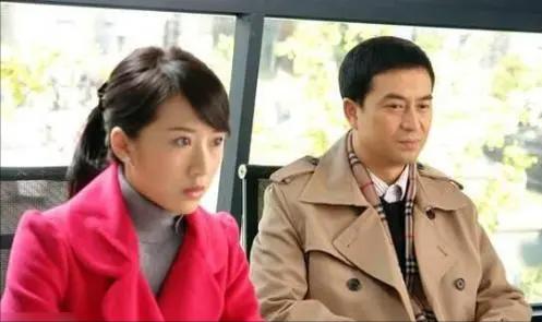 《蜗居》:海萍一场歇斯底里的痛哭,彻底将海藻拉入第三者的深渊