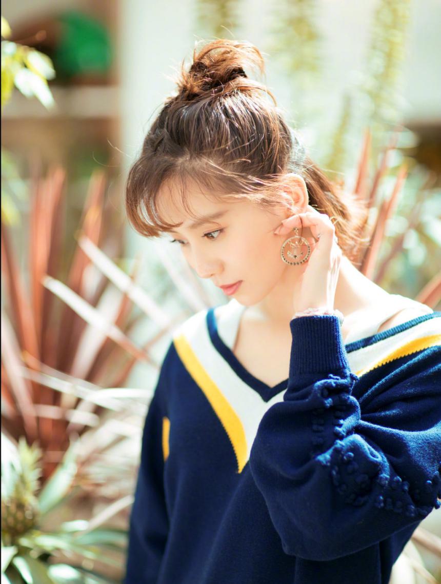 建议想换发型的中年女人，多尝试以下7款发型，优雅又大气