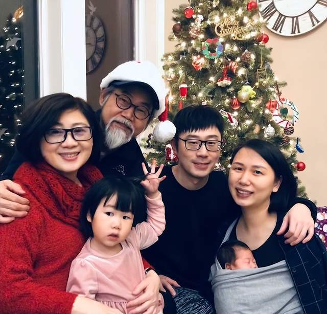 72岁元华定居国外近况曝光!练功房中秀蜈蚣弹,轻松自如状态年轻