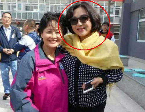 揭秘众明星神秘原配：张国立前妻溺爱儿子未再嫁