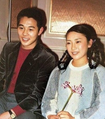 揭秘众明星神秘原配:张国立前妻溺爱儿子未再嫁